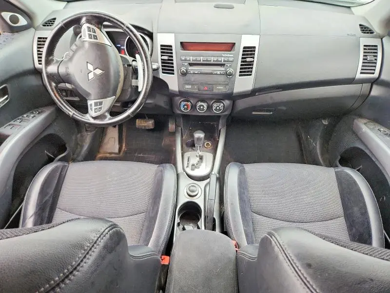 2010 MITSUBISHI OUTLANDER SE  