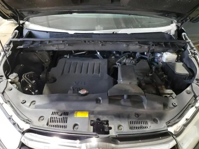 2015 TOYOTA HIGHLANDER XLE  