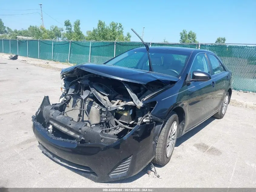 2014 TOYOTA CAMRY LE