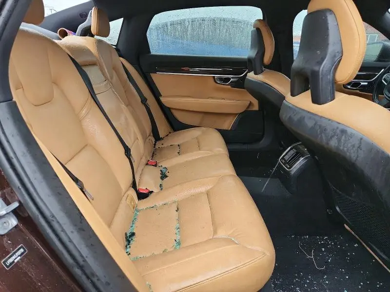 2018 VOLVO S90 T5 MOMENTUM  
