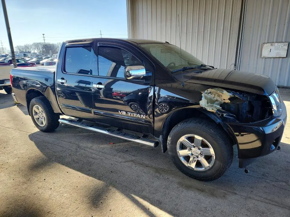 2014 NISSAN TITAN SV  