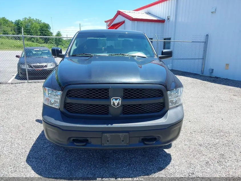2017 RAM 1500 TRADESMAN  4X4 5'7 BOX