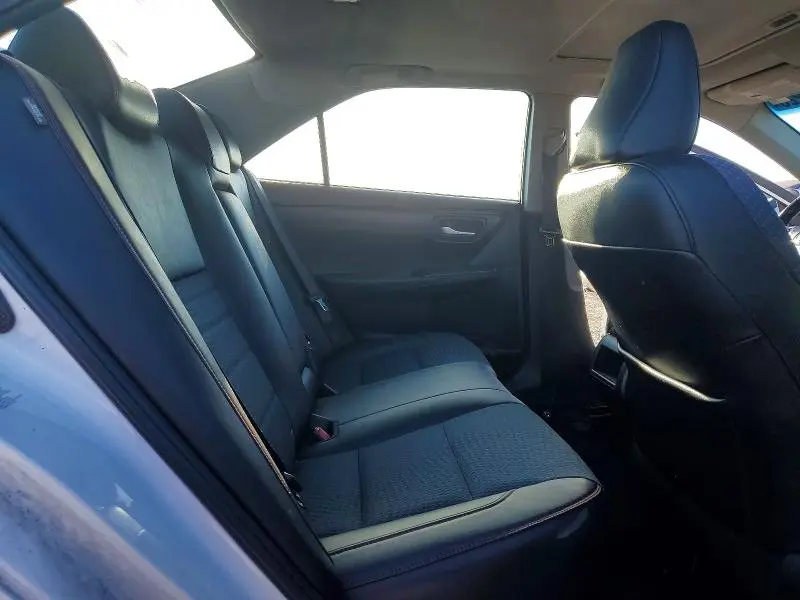 2015 TOYOTA CAMRY SE  