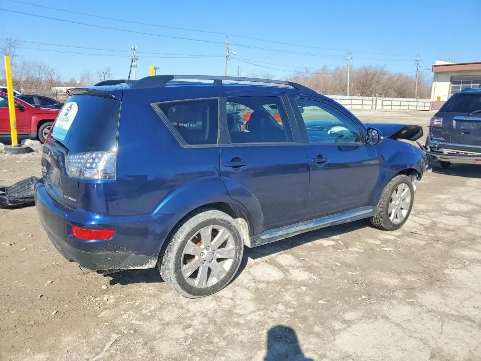 2011 MITSUBISHI OUTLANDER SE  