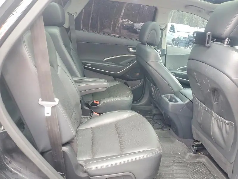 2017 HYUNDAI SANTA FE SE  