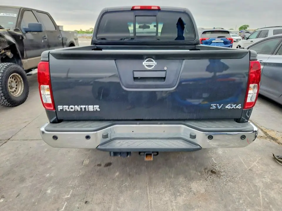 2015 NISSAN FRONTIER S  