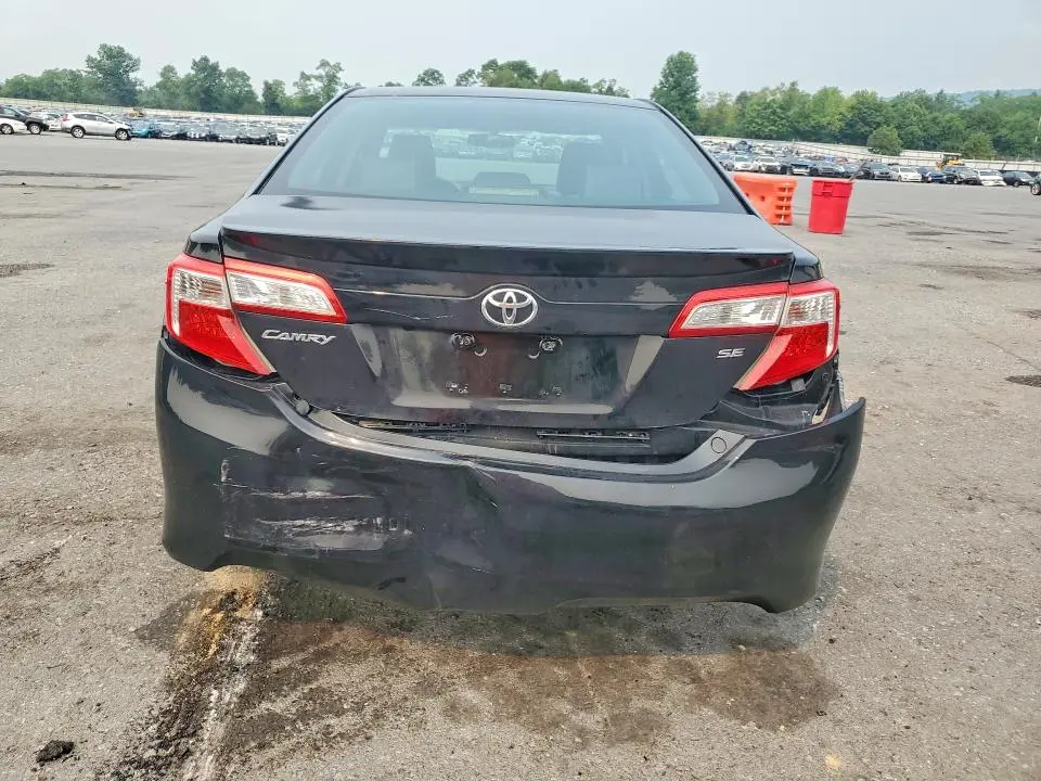 2014 TOYOTA CAMRY SE  