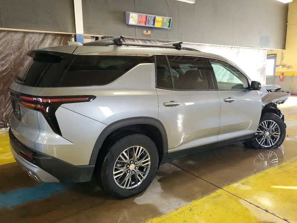 2024 CHEVROLET TRAVERSE LT  