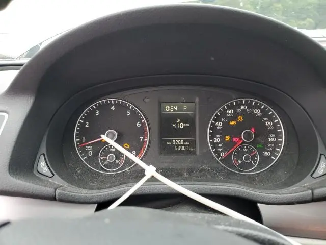 2015 VOLKSWAGEN PASSAT S  