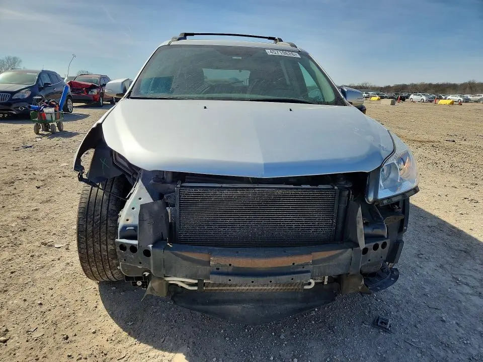 2012 CHEVROLET TRAVERSE LT  
