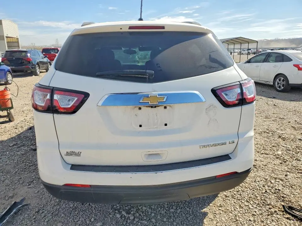 2015 CHEVROLET TRAVERSE LS  