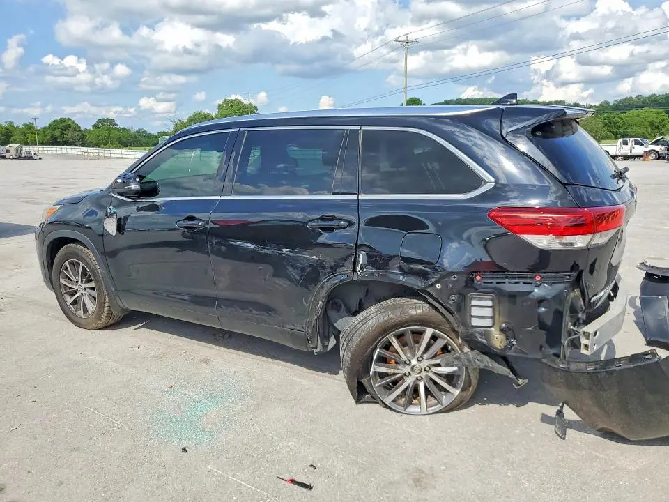 2017 TOYOTA HIGHLANDER XLE  