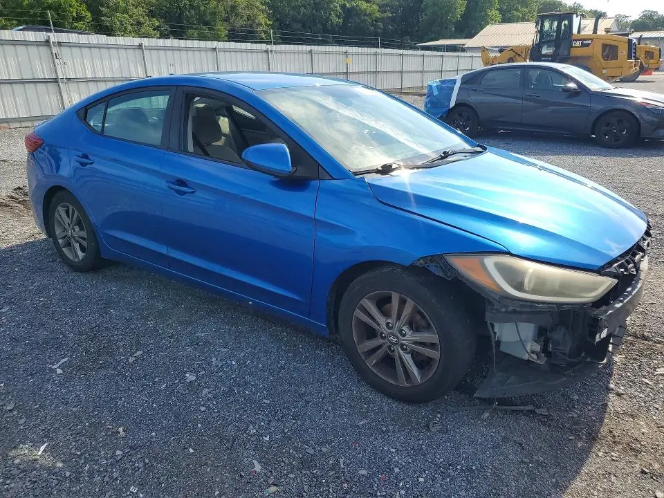 2017 HYUNDAI ELANTRA SE  