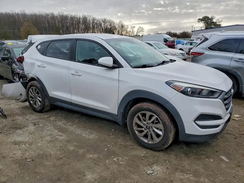 2018 HYUNDAI TUCSON SE  