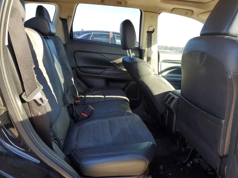 2019 MITSUBISHI OUTLANDER SE  