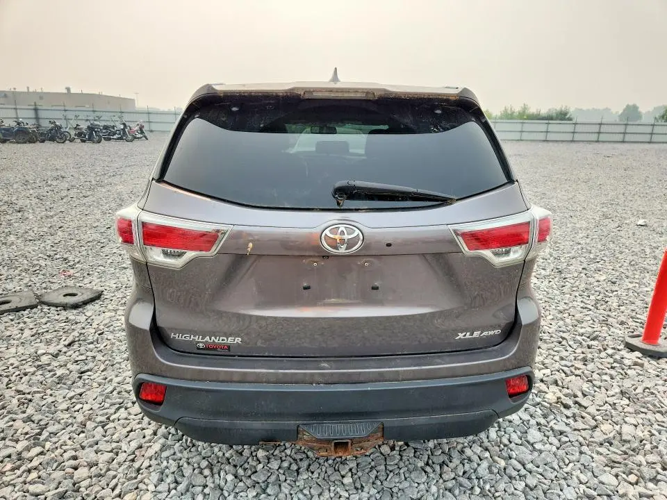 2014 TOYOTA HIGHLANDER XLE  