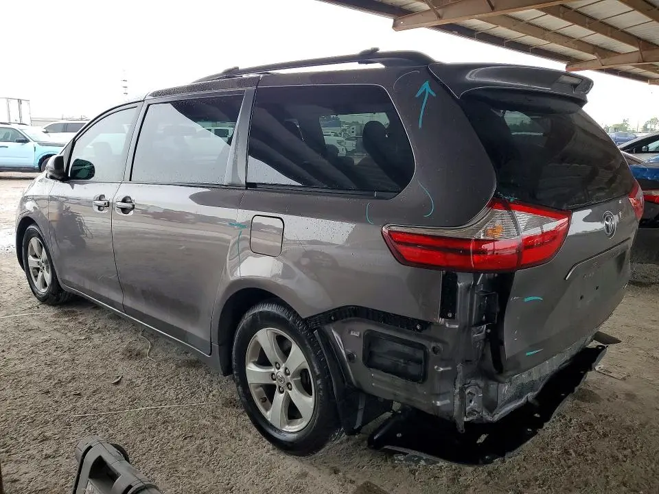 2015 TOYOTA SIENNA LE  