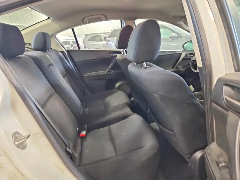 2010 MAZDA 3 I  