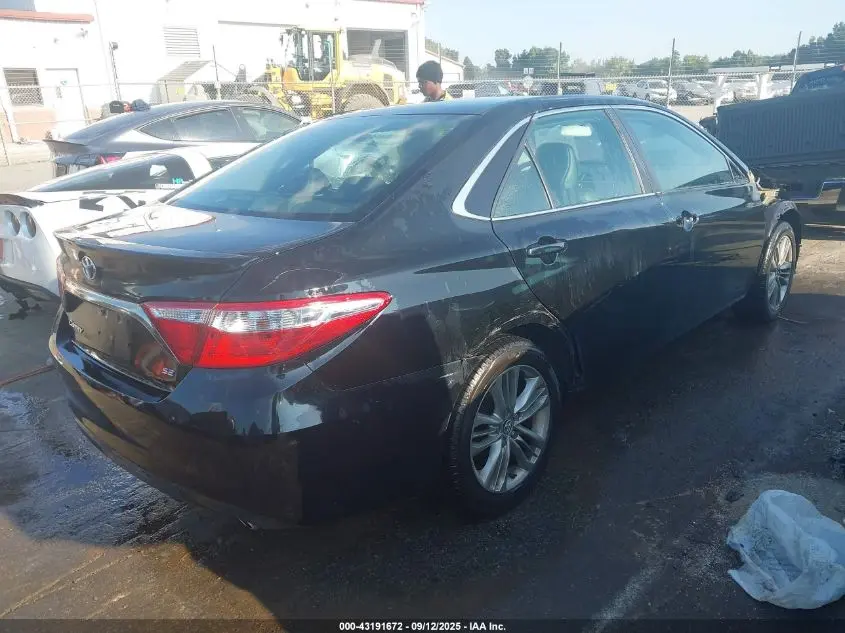 2015 TOYOTA CAMRY SE