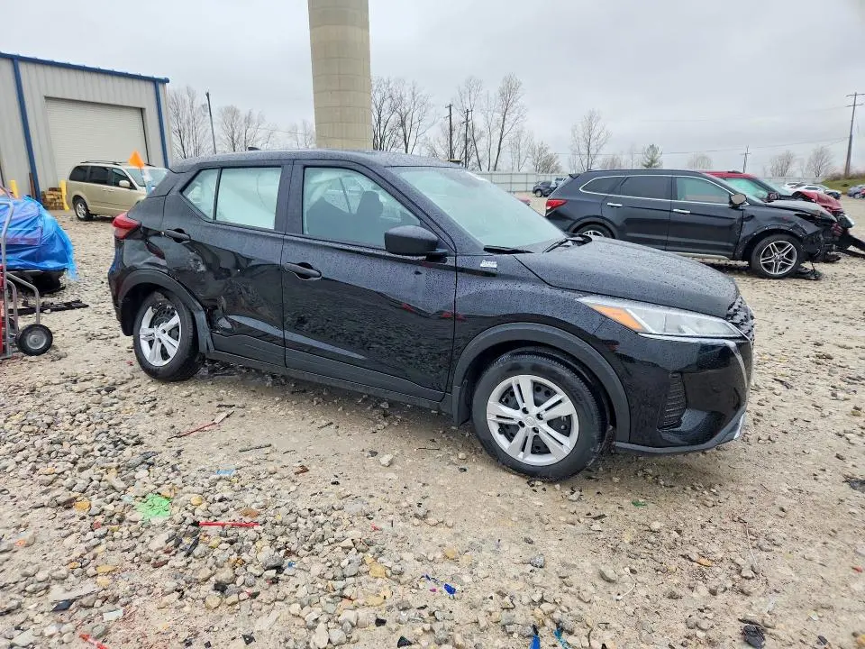2024 NISSAN KICKS S  