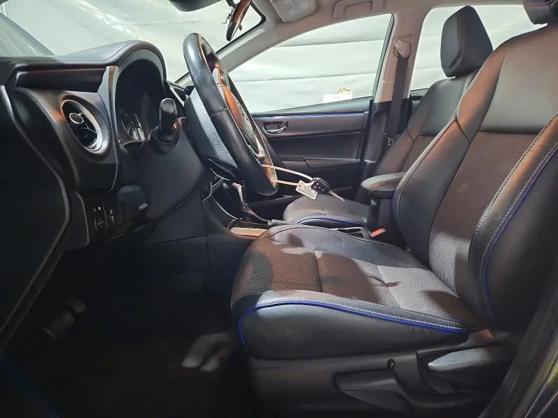 2017 TOYOTA COROLLA SE  