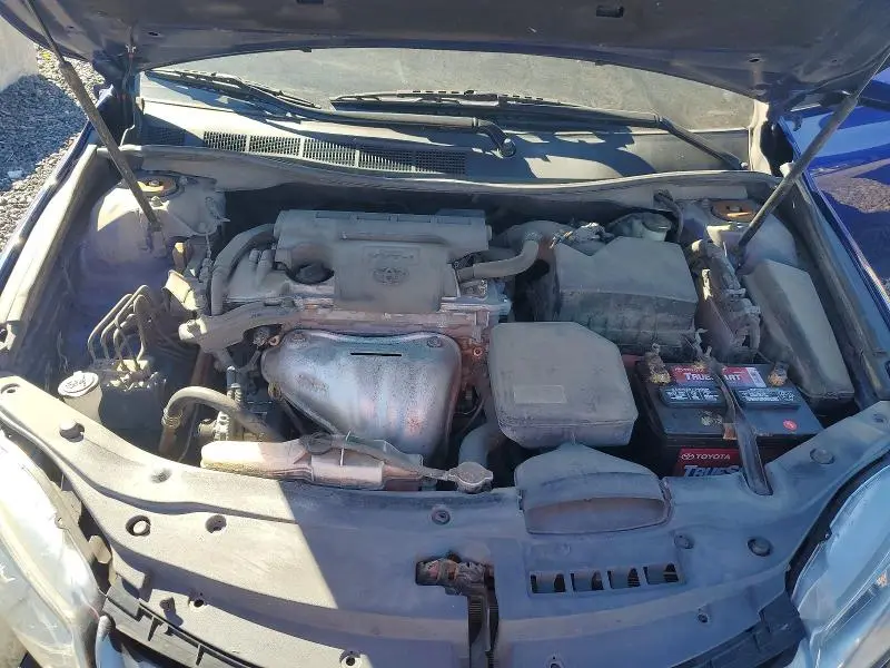 2016 TOYOTA CAMRY SE  