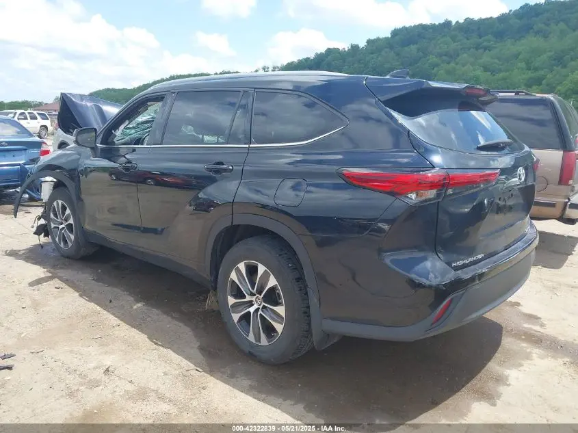 2022 TOYOTA HIGHLANDER XLE