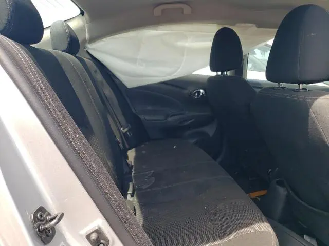 2019 NISSAN VERSA S  
