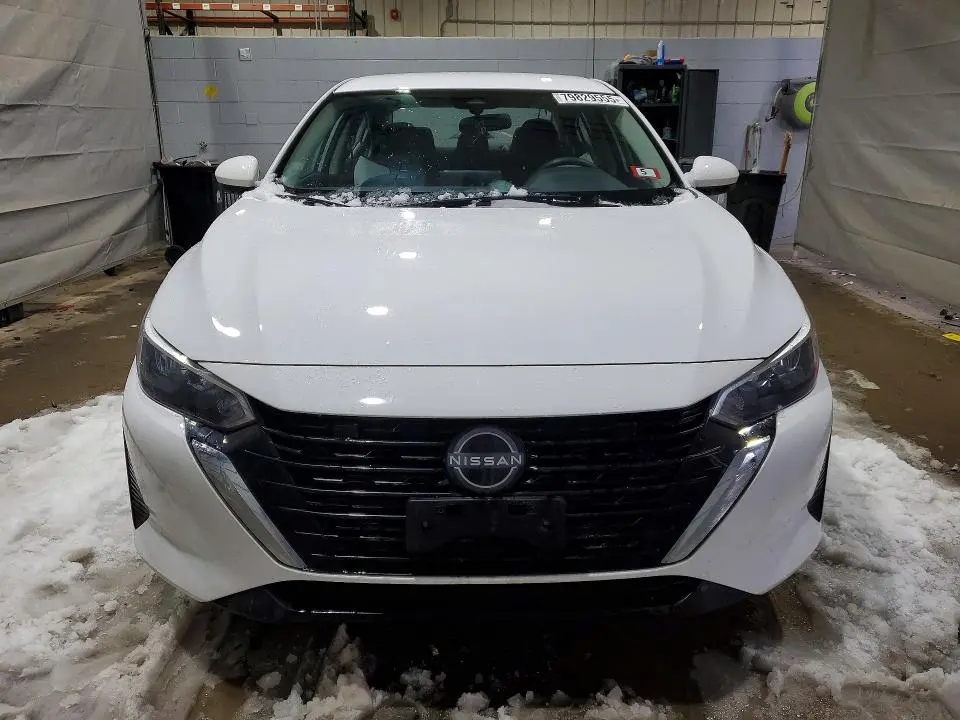 2025 NISSAN SENTRA SV  