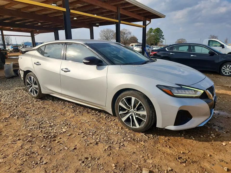 2021 NISSAN MAXIMA SV  