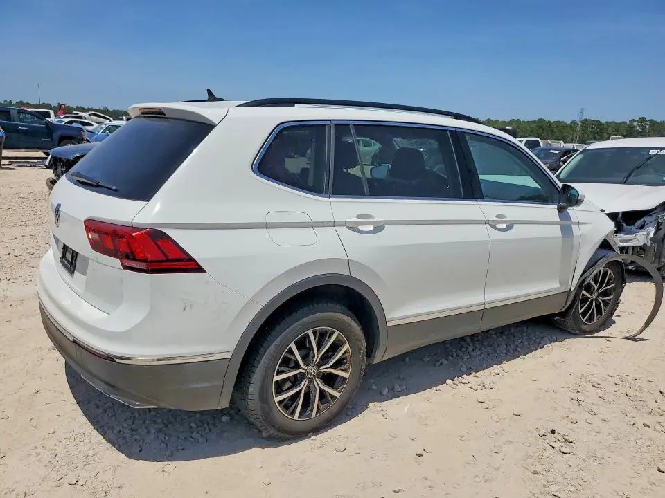 2021 VOLKSWAGEN TIGUAN SE  