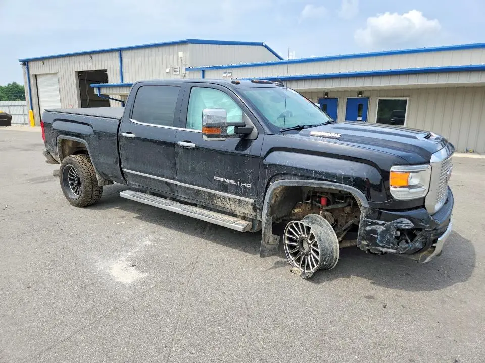 2017 GMC SIERRA K2500 DENALI  