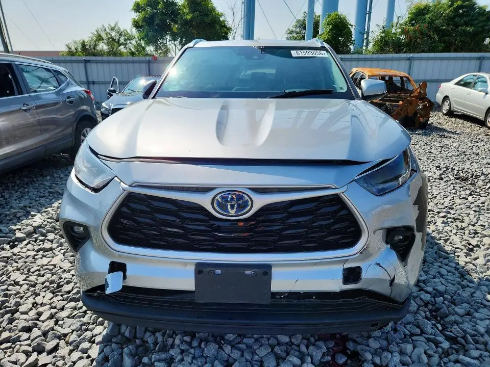 2021 TOYOTA HIGHLANDER HYBRID XLE  