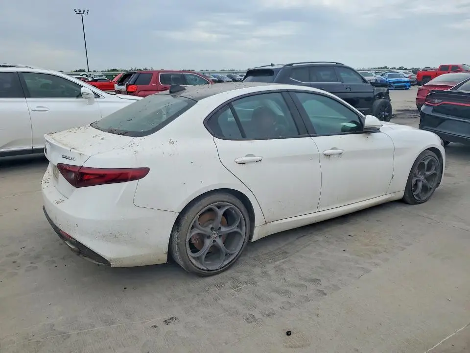 2017 ALFA ROMEO GIULIA TI  