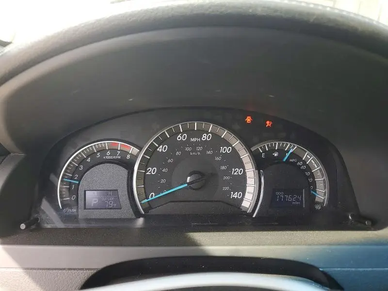 2013 TOYOTA CAMRY SE  
