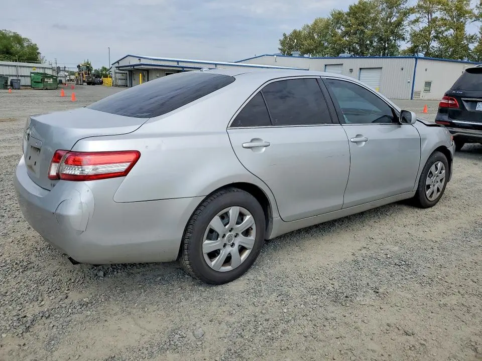 2011 TOYOTA CAMRY LE  