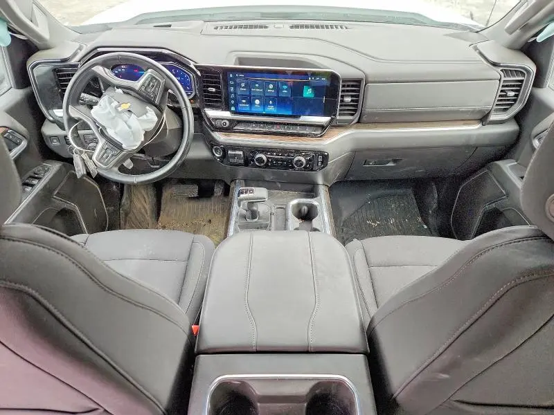 2025 CHEVROLET SILVERADO K1500 LT  