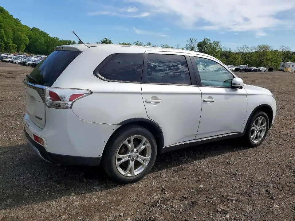 2015 MITSUBISHI OUTLANDER SE  