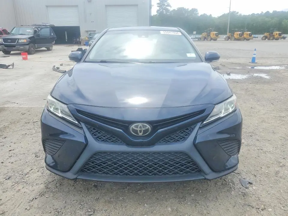 2018 TOYOTA CAMRY SE  