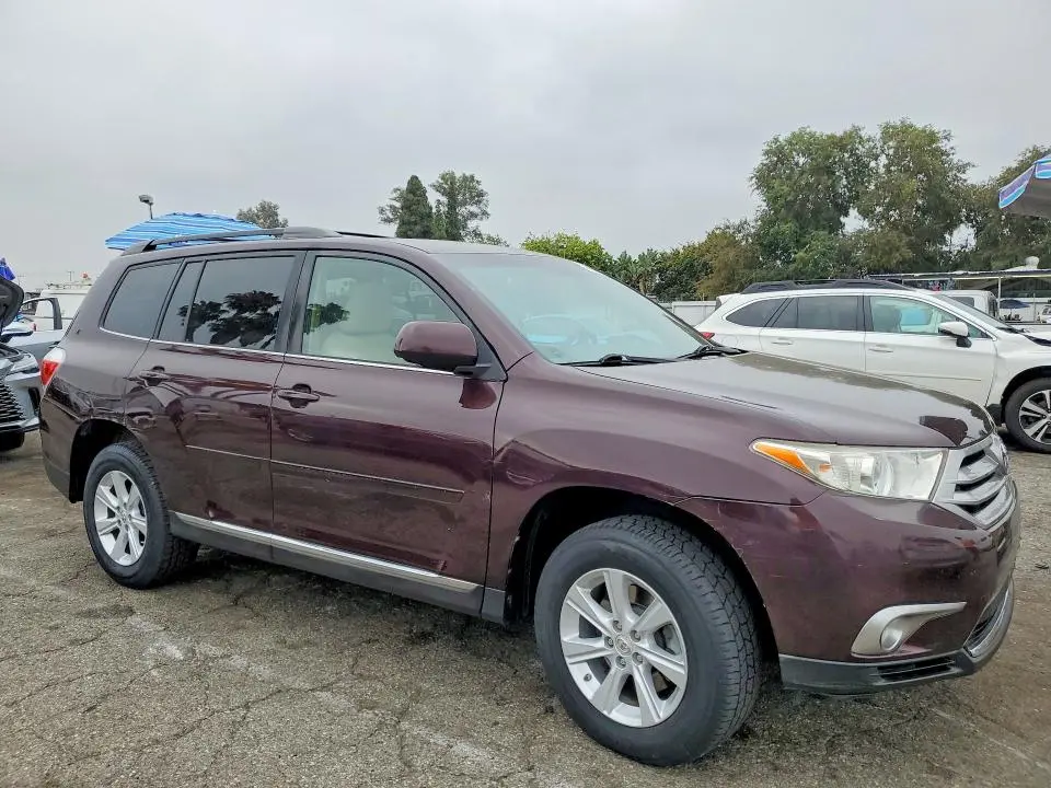 2011 TOYOTA HIGHLANDER BASE  