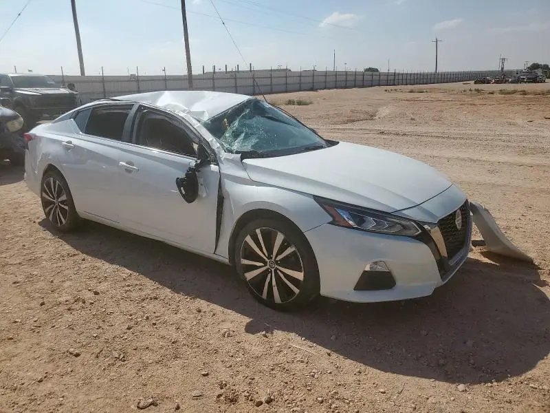 2019 NISSAN ALTIMA SR  