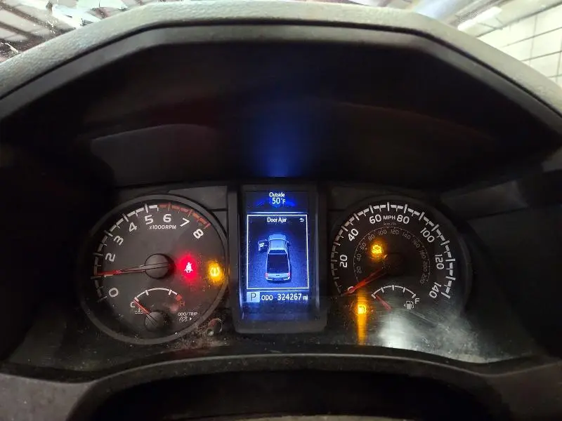 2018 TOYOTA TACOMA SR  