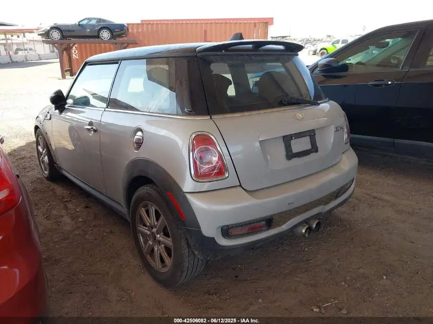 2011 MINI COOPER S  