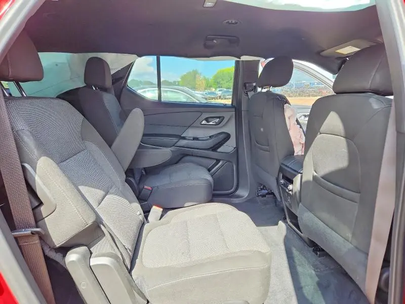 2023 CHEVROLET TRAVERSE LT  