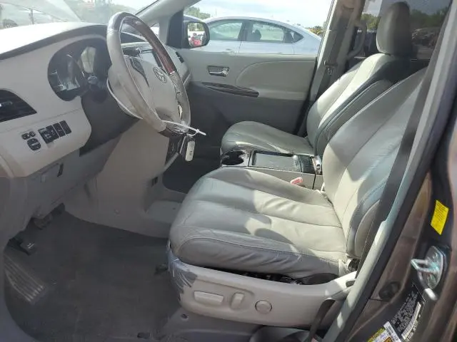 2011 TOYOTA SIENNA XLE  