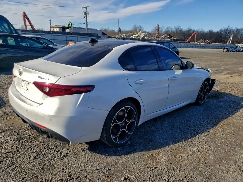 2022 ALFA ROMEO GIULIA SUPER  