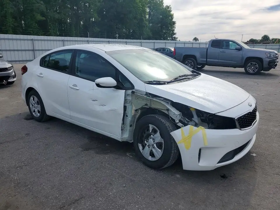 2017 KIA FORTE LX  
