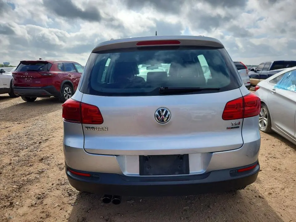 2016 VOLKSWAGEN TIGUAN S  