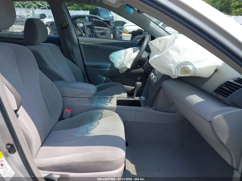 2011 TOYOTA CAMRY LE