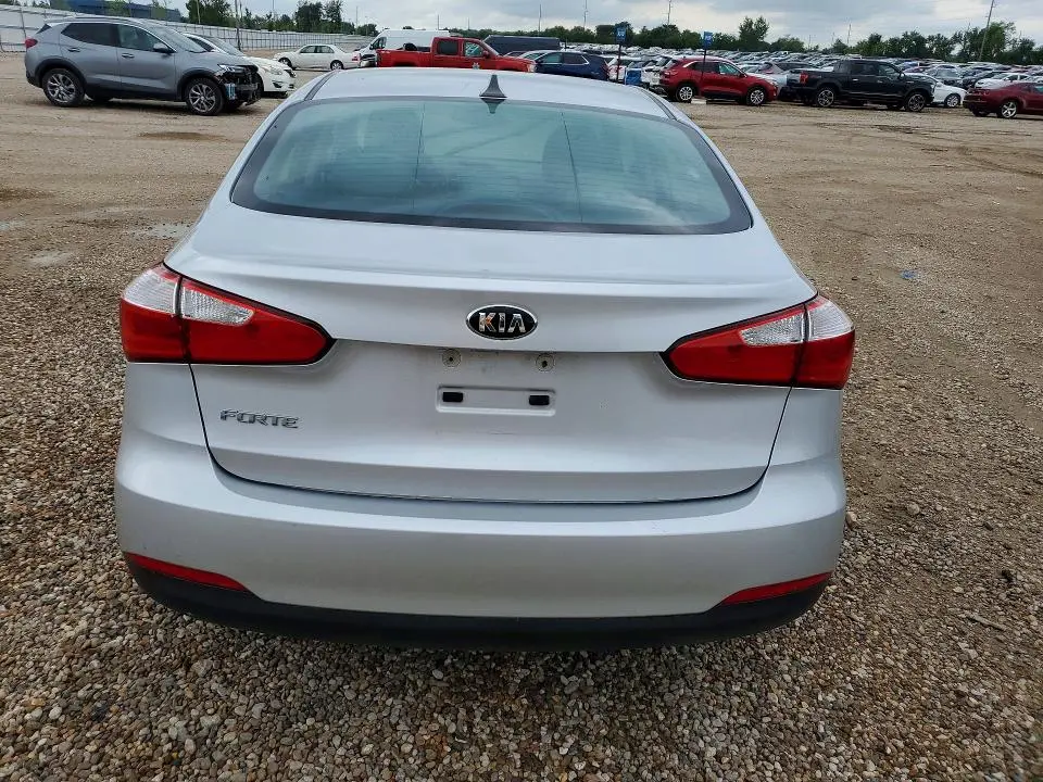 2016 KIA FORTE LX  